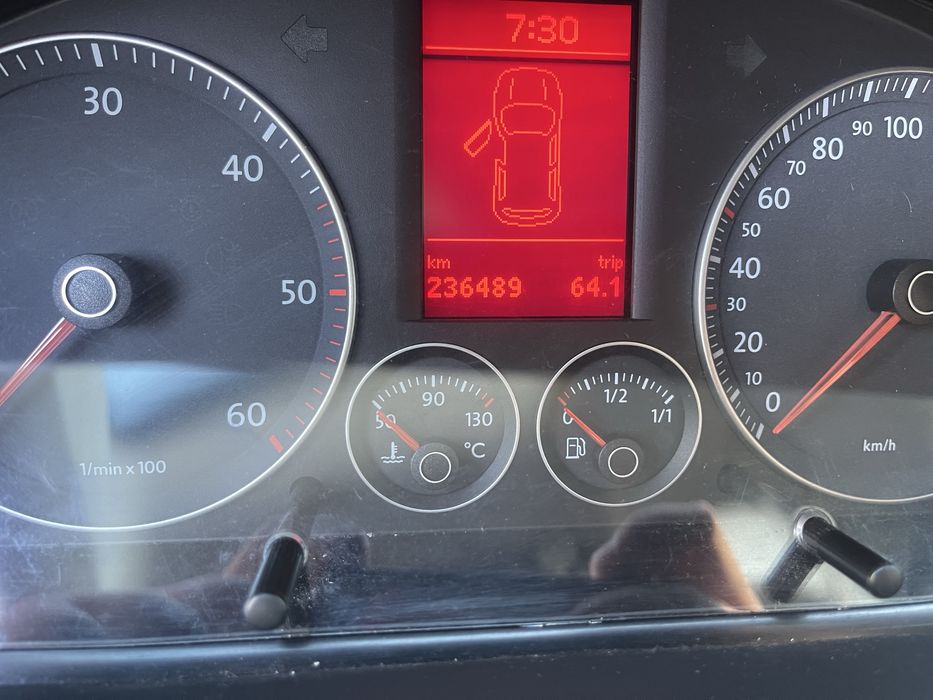 Touran 2007 motor 2000 tdi 7 locuri