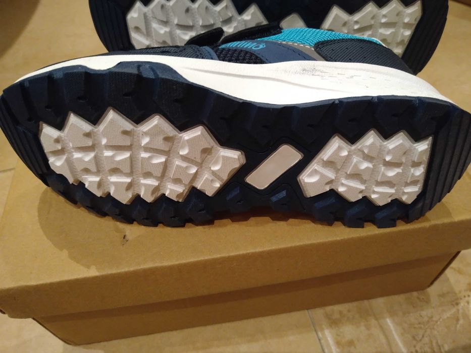 Нови маратонки 32 н.