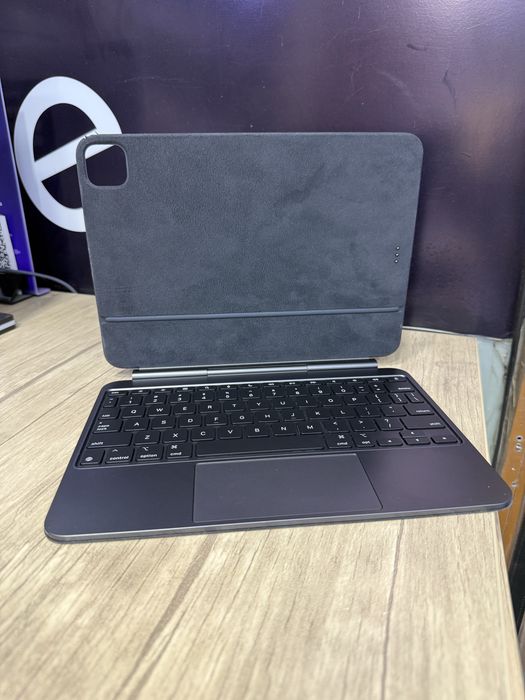 Prodam MagicKeyboard ipad Pro 11 M4