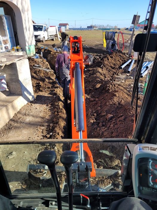 Miniexcavator Execut săpături