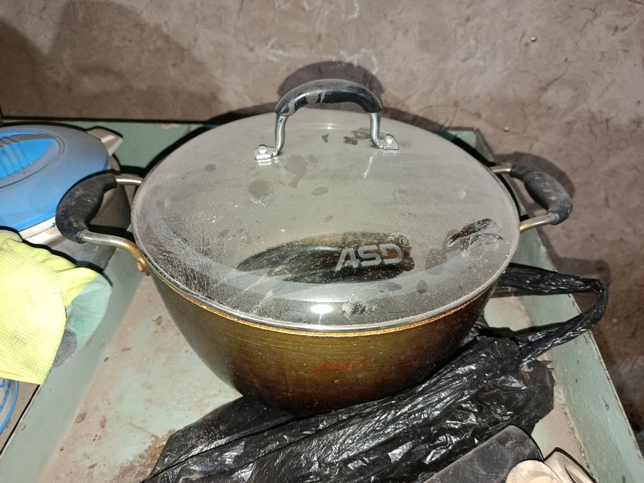Продам казан 8 литров со стеклянной крышкой