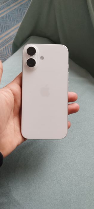 Продам айфон 16 срочно