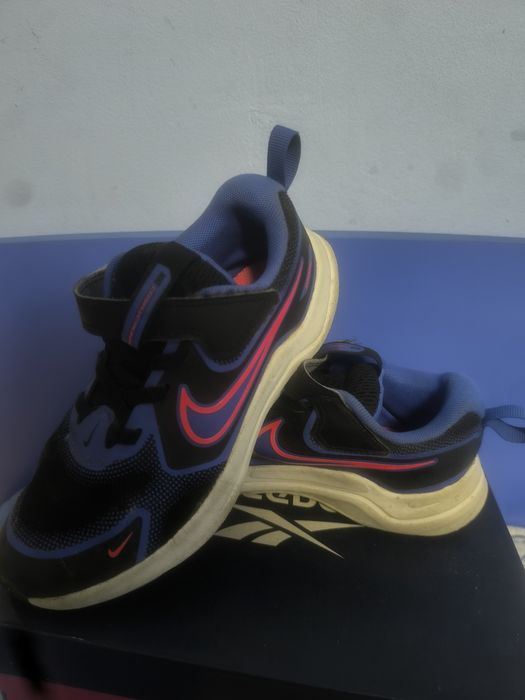 Nike Cosmic Runner