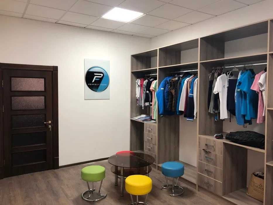 Продается отдельно стоящее здание. 20 соток.
