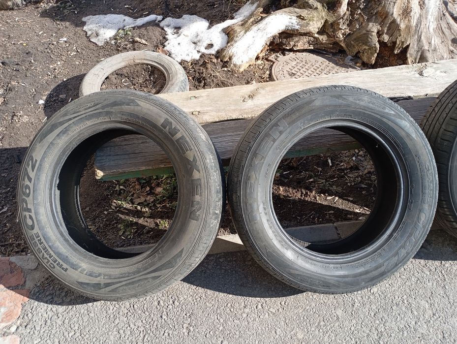 Продам шины б/у в хорошем состоянии.