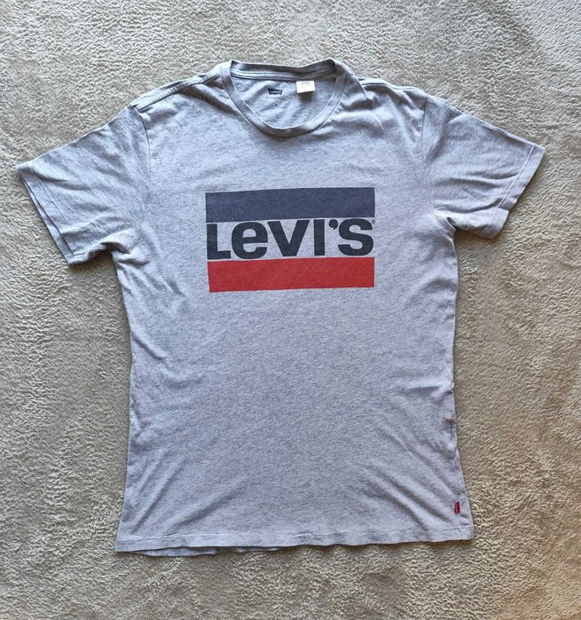 Tricou Levis gri M