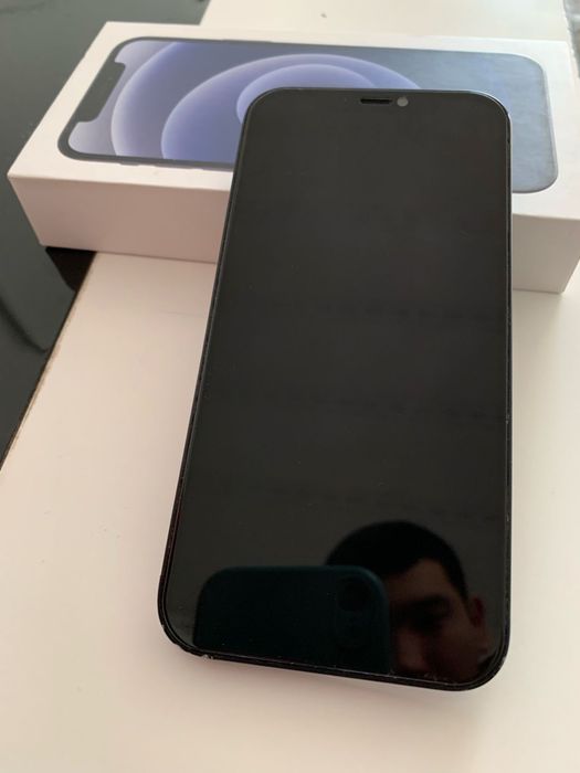 продам Айфон 12