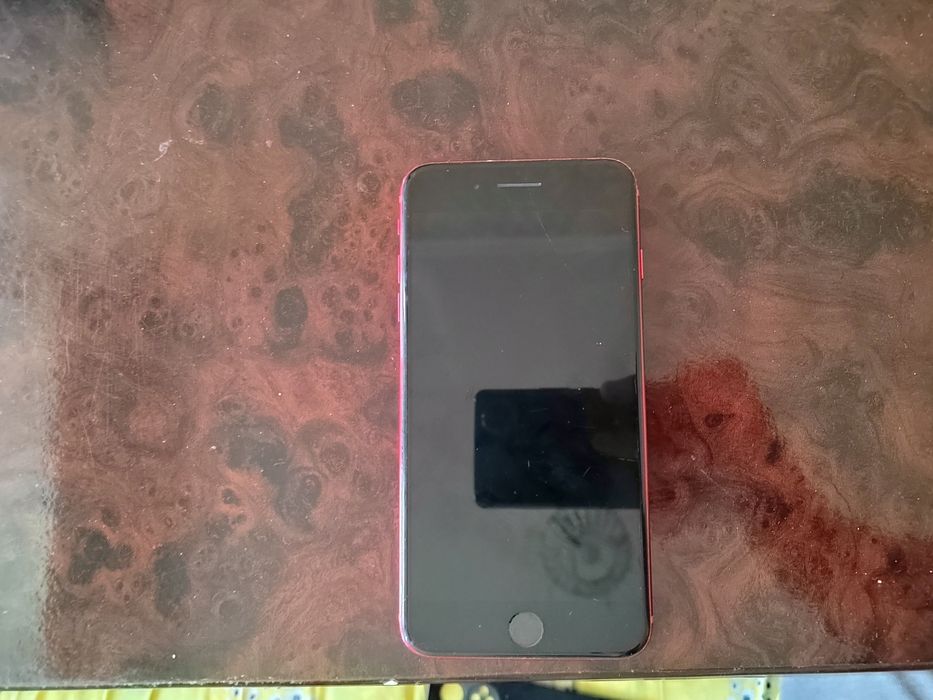 IPhone 8 plus  sotiladi ochilmagan