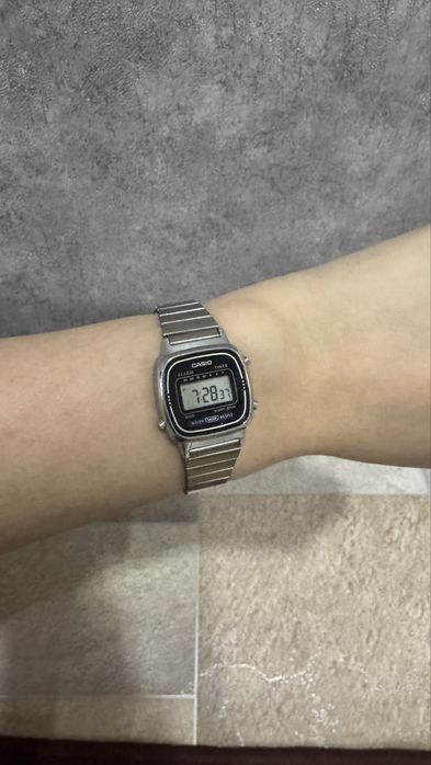 Продам часы casio женские