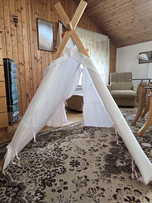 Детска палатка с прозорче