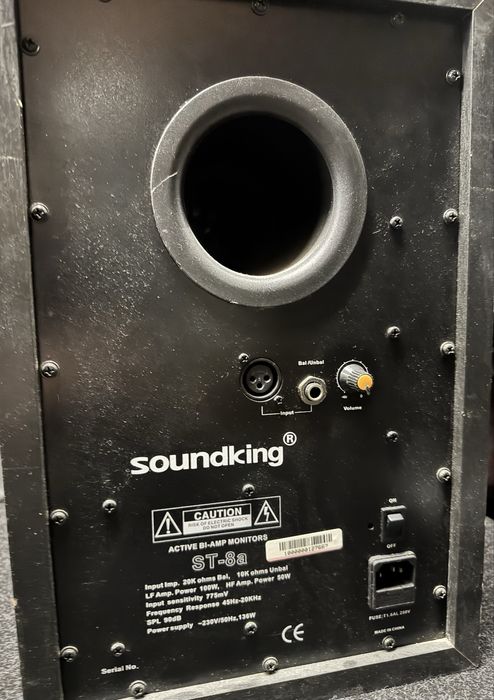Активна колона SoundKing ST-8a
