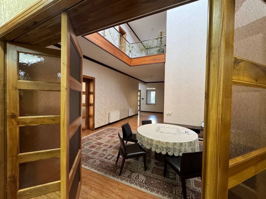 Сдается Срочно Яккасарайский р-н шикарный большой дом