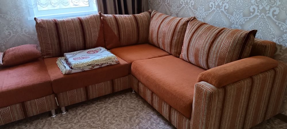 продам угловый большой диван + кресло