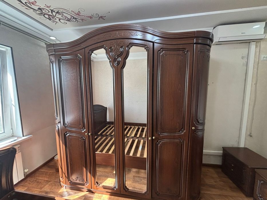 Спальный гарнитур