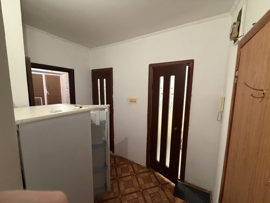 Сдам 1-квартиру семейной паре !