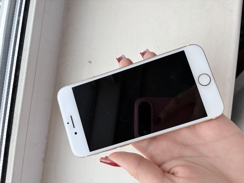 Продам айфон 7