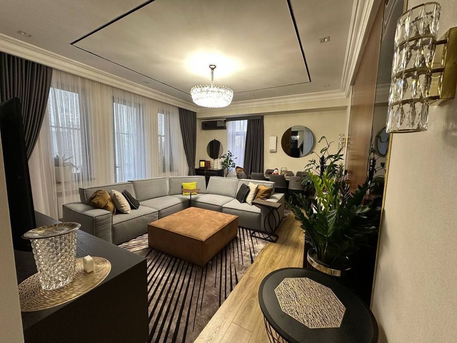 Продается 4х ком квартира в новостройке, ор-р: стадион Старт, 176м²