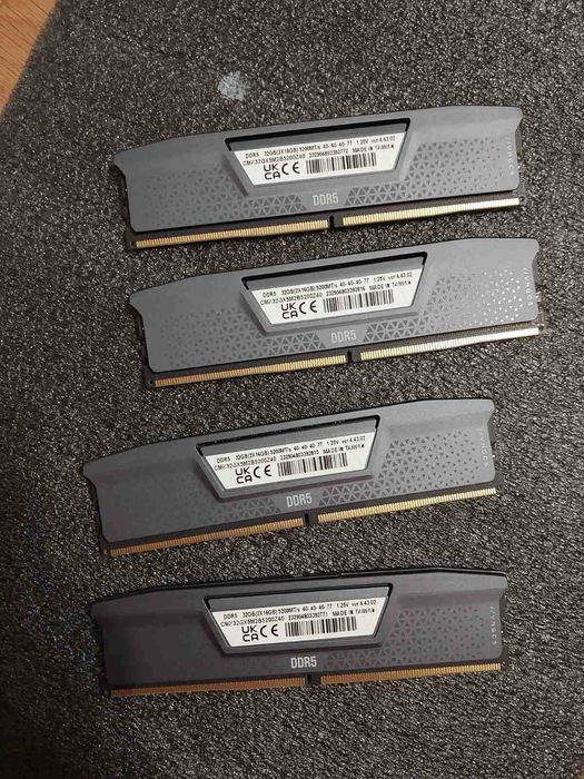 32GB DDR5 5200MT/s CL40 - Corsair Vengance (EXPO, XMP)