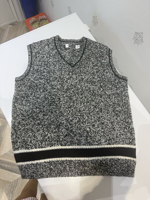 Продам жилет Christian Dior