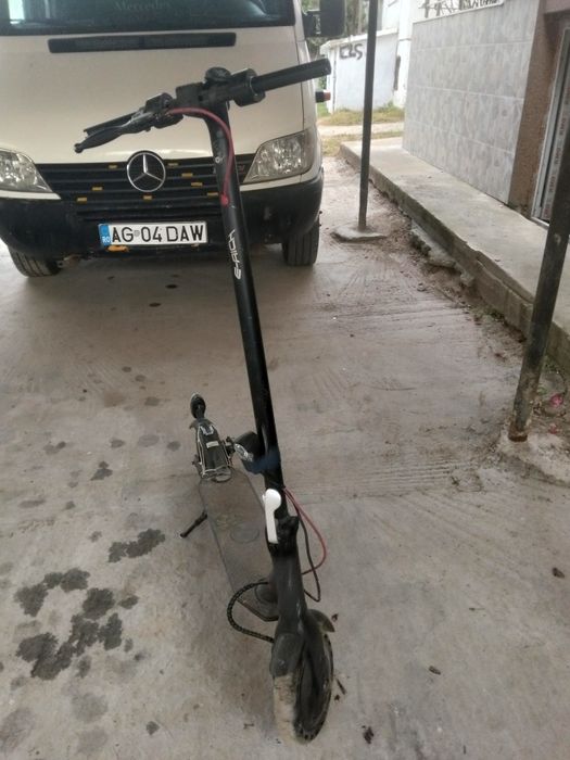 Vând 3 trotinete electrice  de piese