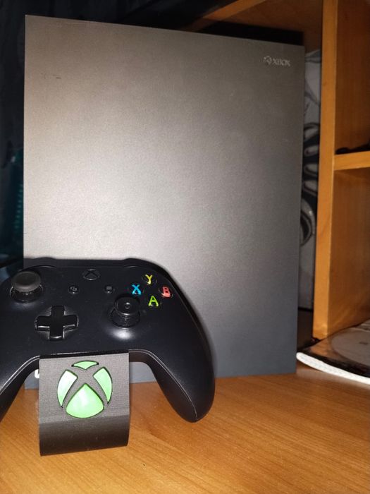 Продам xbox one x 1tb gold edition