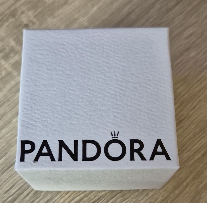 Pandora set cutie si plasuta