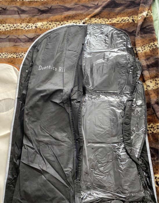 Продам чехлы для костюмов