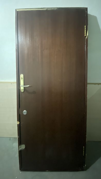 Продам двери деревянные