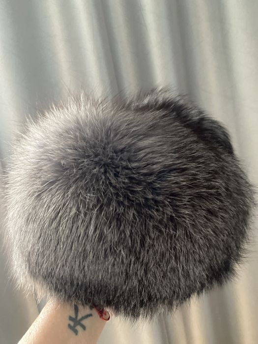 Продам меховые женские шапки