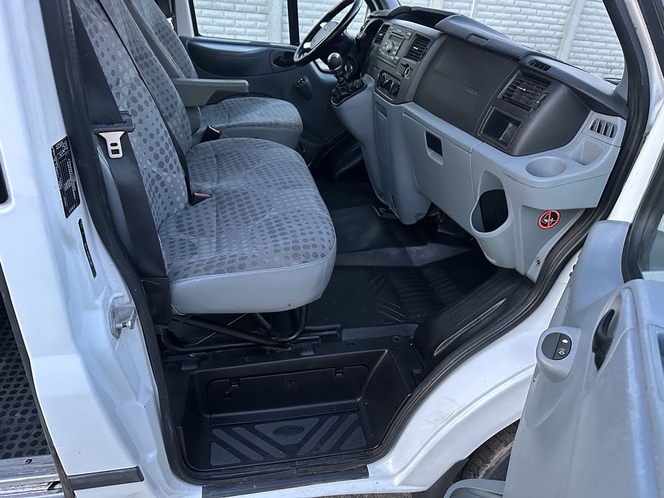 Ford transit 9  locuri/2013
