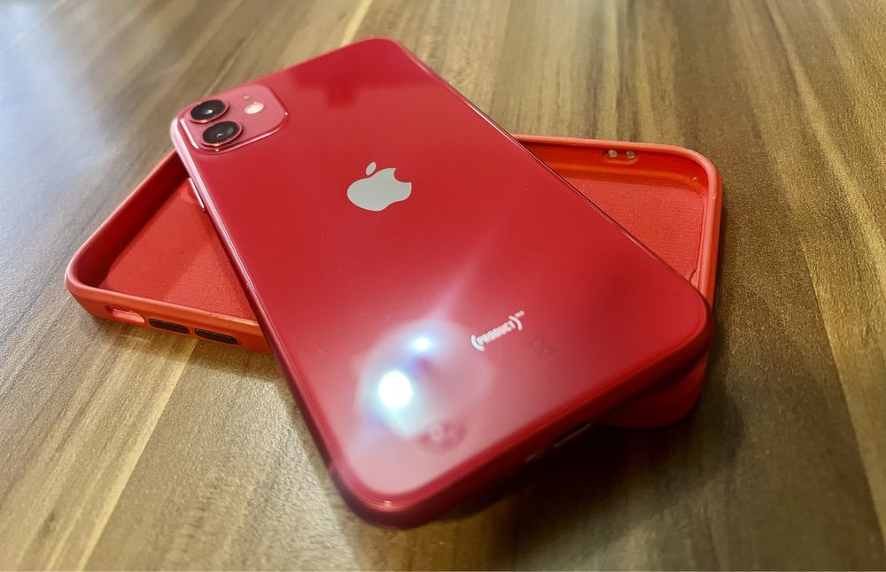 Iphine 11 - 64 GB RED