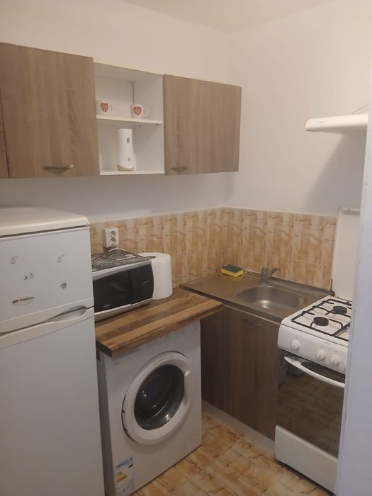 Închiriez garsoniera