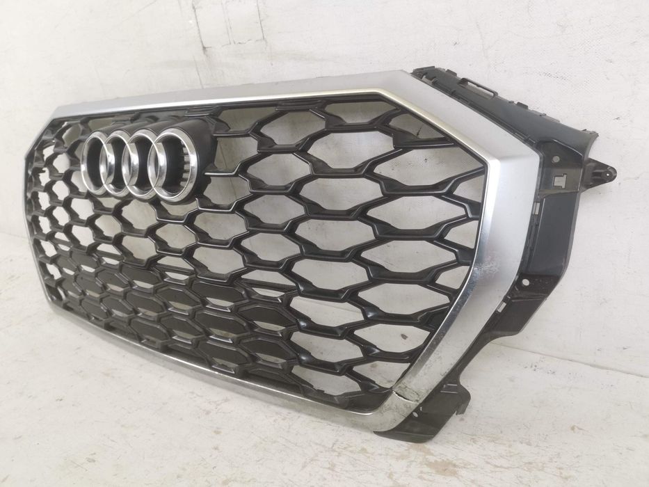 Ауди Кю3 / Audi Q3 F3 [Решетка на радиатора Audi Q3 F3 S-Line оригинал