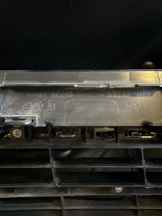 Решетка радиатора Toyota Highlander