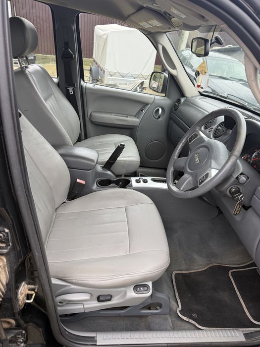 Jeep Cherokee 3,7 Benzina