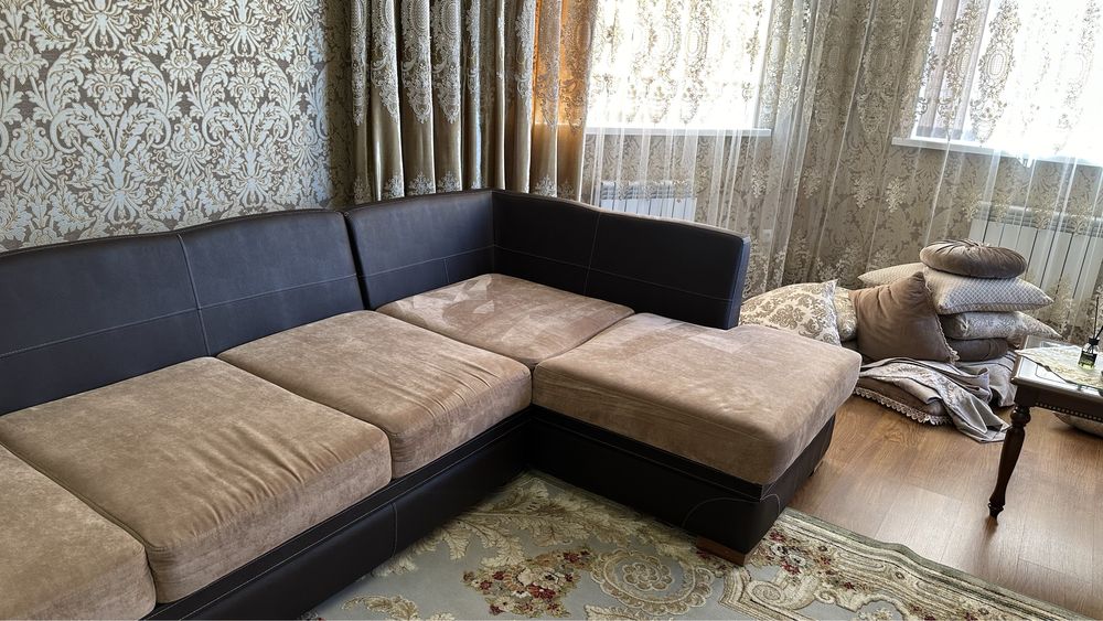 Диван угловой велюровый