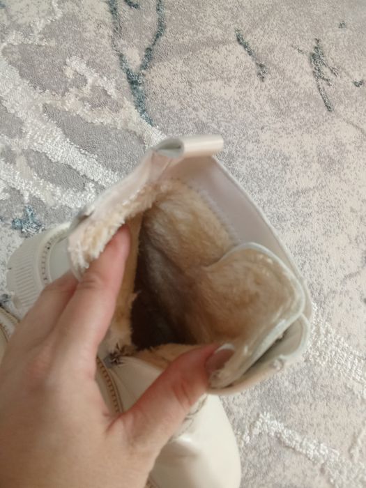 Продам зимние сапожки для девочки 37-38