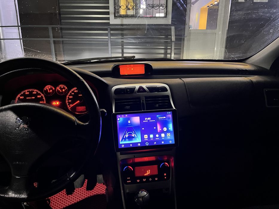 Peugeot 307 год 2006