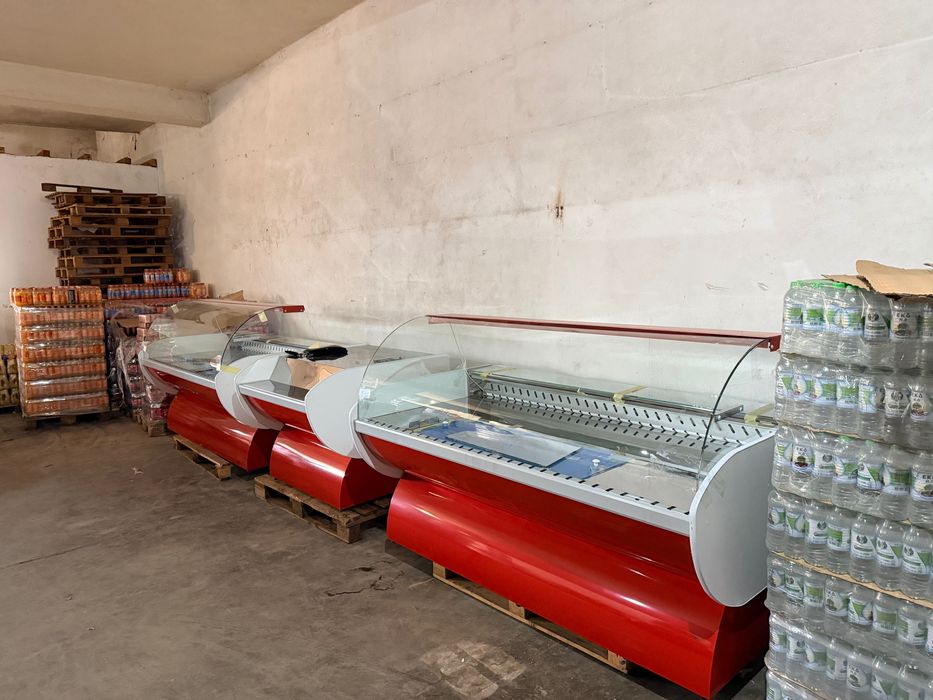 Хоризонтални витрини