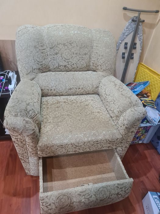 Кресло с ящиком бу