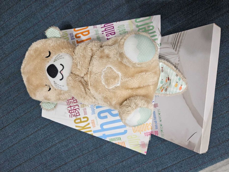 Чисто НОВА Дишаща плюшена играчка Chipolino с музика и светлина, видра