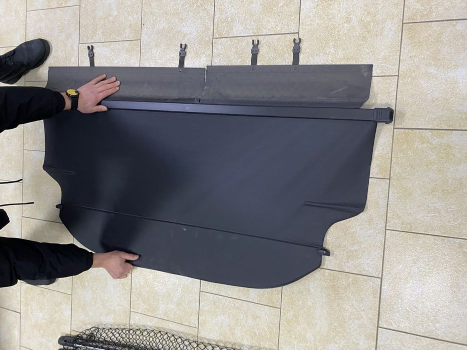 Багажная шторка.