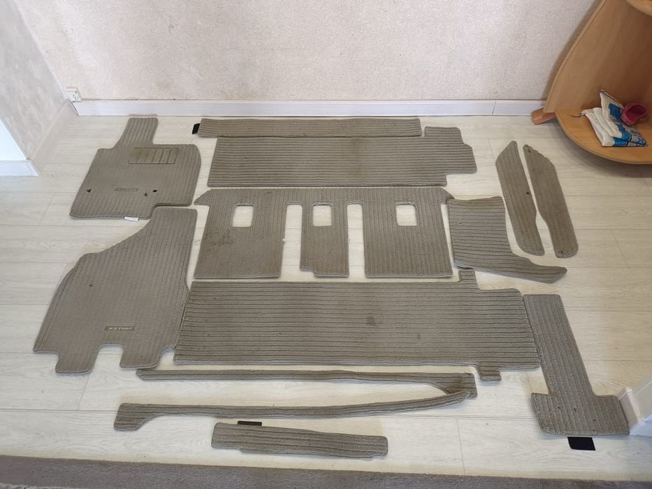 Полики Тойота Естима