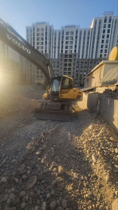 Экскаватор VOLVO EW205B
Йили: 2015
Моточас: 10 000
Ҳолати яхши,  муамм