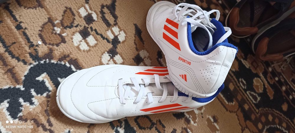 Încălțăminte fotbal adidas
