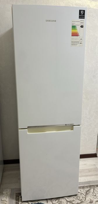 Холодильник Samsung