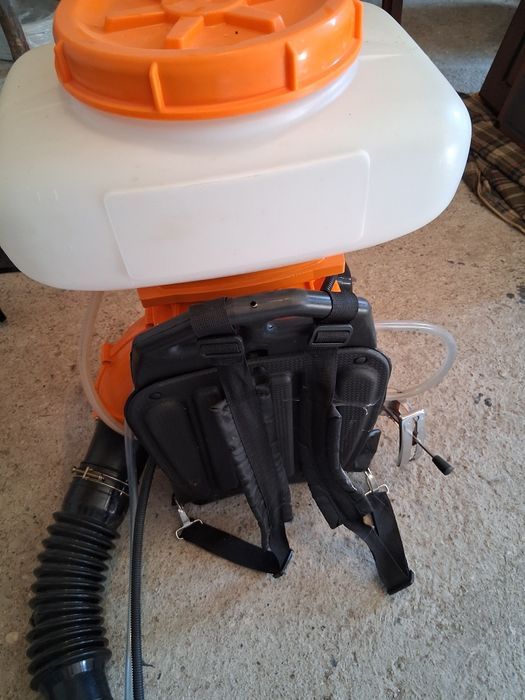 бензинова пръскачка чисто нова е докарах я от германия