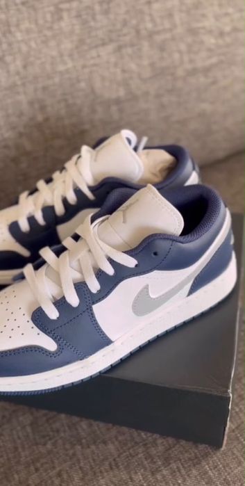 Кроссовки Jordan 1 низкие б/у в хорошем стостояние недорого, размер 41