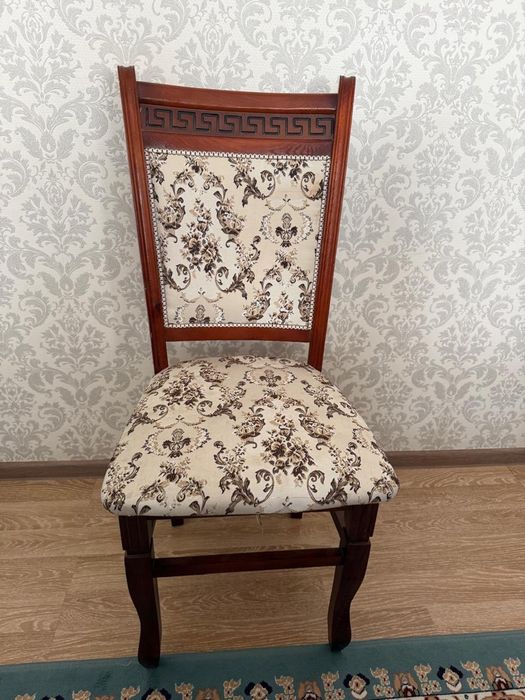 Продам стол и стульев