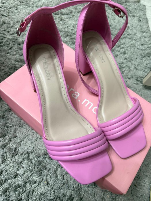 Продается туфли и платье